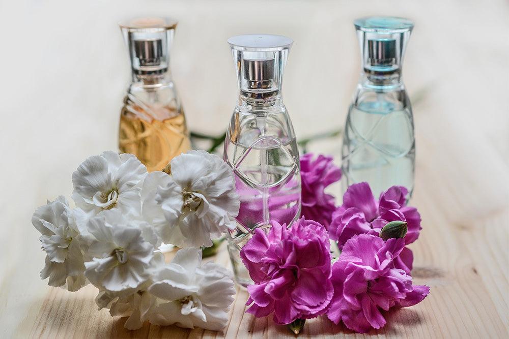 Niche Vs. Mainstream Perfumery: Understand The Differences Between Niche, Artisanal Natural Perfumes, And Mass-Produced Fragrances.