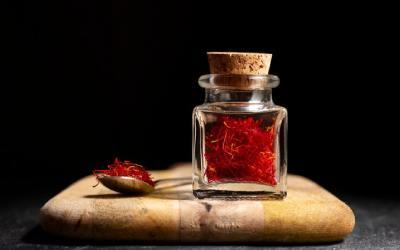 Rajanigandha Attar: Capturing Night's Essence